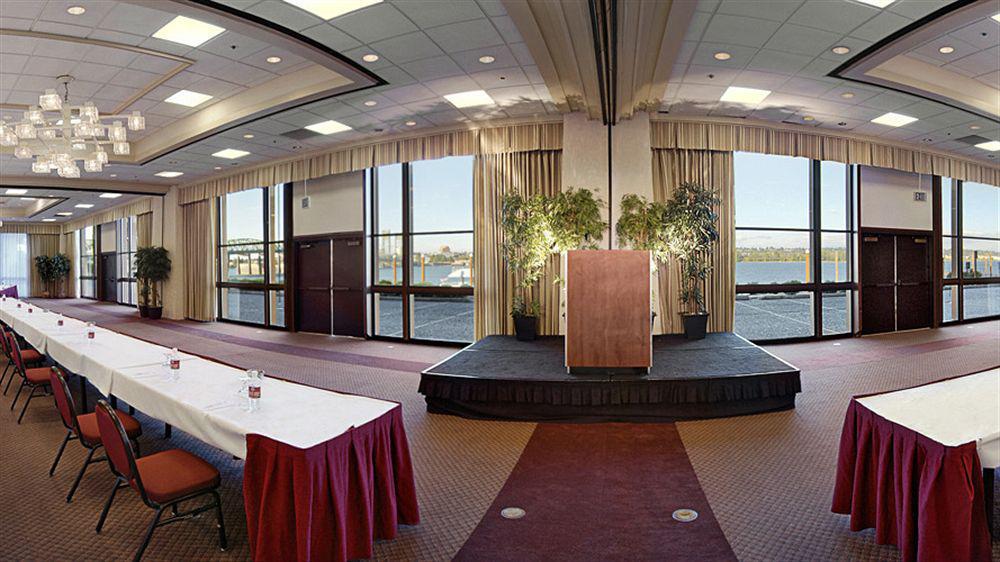 Holiday Inn Portland - Columbia Riverfront By Ihg Экстерьер фото